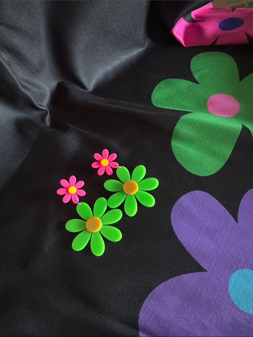 SHEIN Neon Green and Pink Flower Drop Earrings